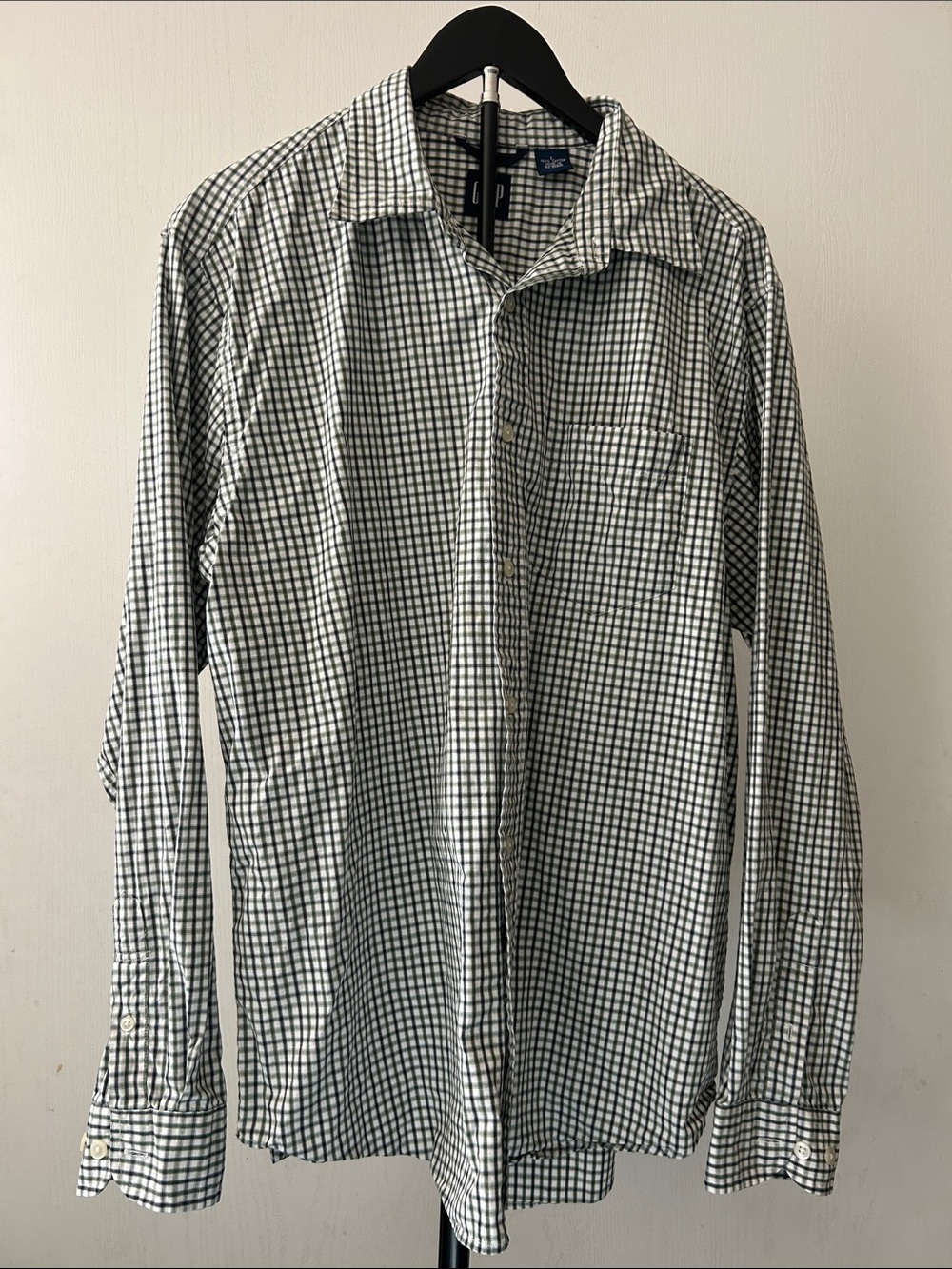 Men’s GAP Green & White Checked Long-Sleeve Button-Up Dress Shirt